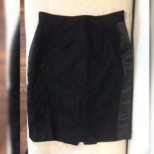 BCBG Pencil skirt in Black. Fabric is wool